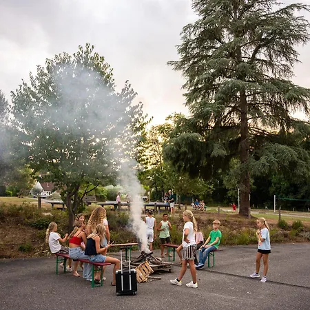 Village Chateau Cazaleres Campsite