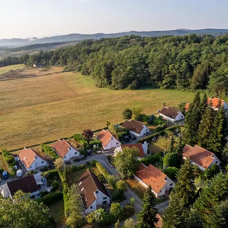 Village Chateau Cazaleres Campingplads Daumazan-sur-Arize