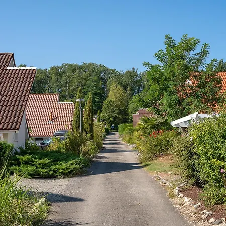 Campsite Village Chateau Cazaleres
