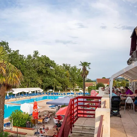 Campsite Village Chateau Cazaleres *