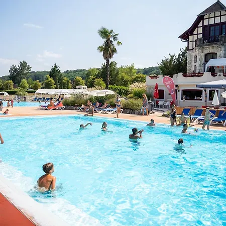 Campsite Village Chateau Cazaleres *