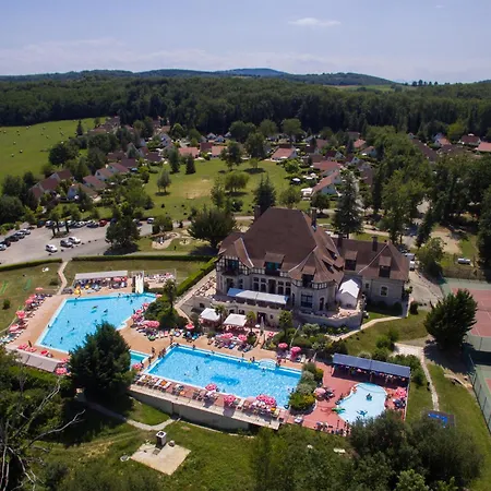 Campsite Village Chateau Cazaleres