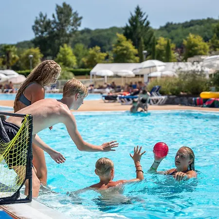 Campsite Village Chateau Cazaleres *